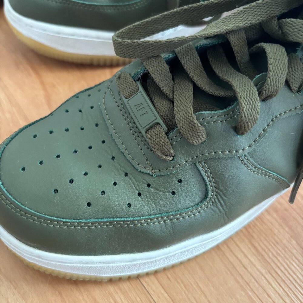 Women's Nike Air Force 1 High Top Sneakers | Size 8.5 - Picture 3 of 8
